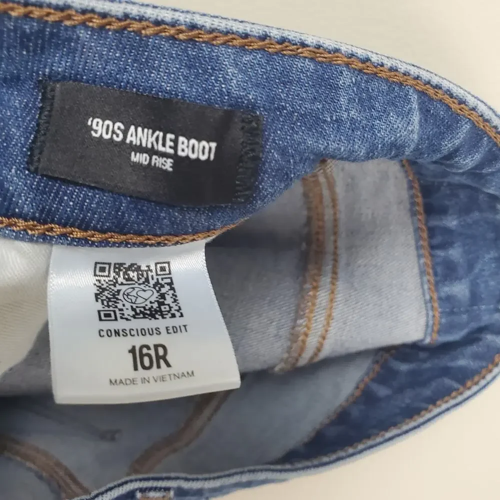 EXPRESS | 90s Ankle Boot Mid Rise| Medium Wash| Denim Jeans | Size 16R - Picture 8 of 11
